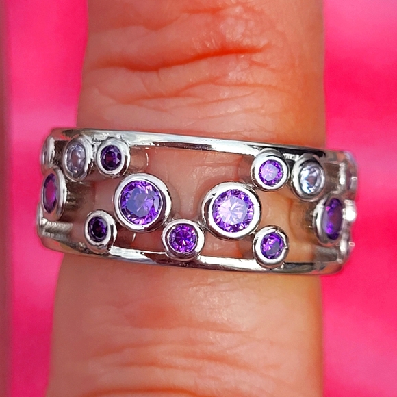 Jewelry - Purple and Light Purple Circle Fashion Gemstone Band